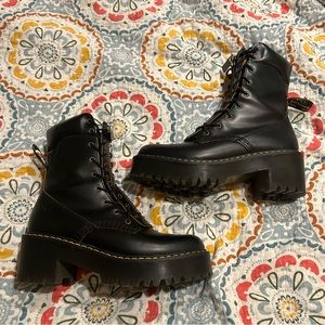 Dr. Martens karmilla platform zip boot size 6 US